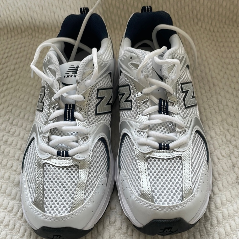New Balance 530, size 8 women - white, blue and silver
